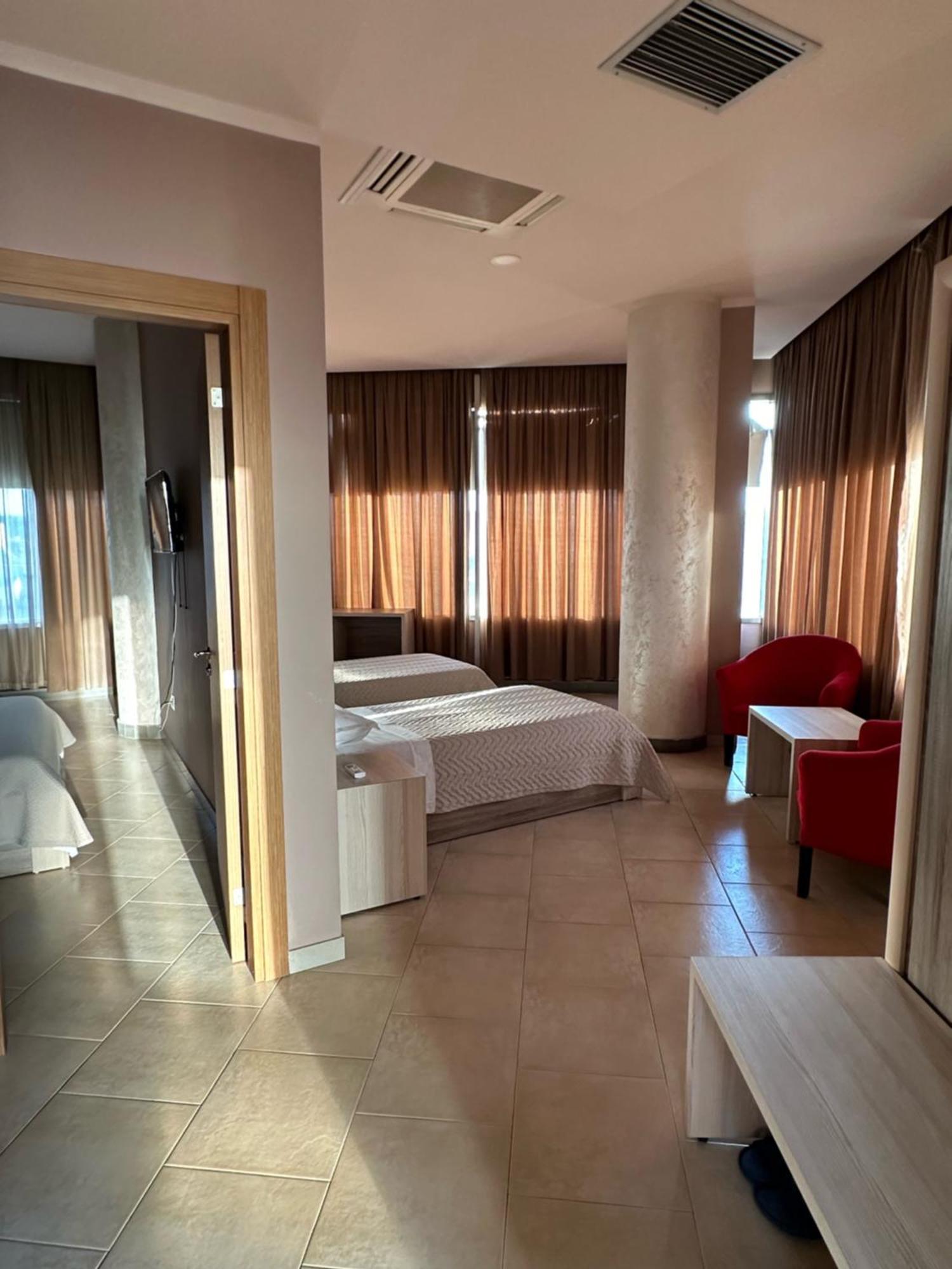 Hotel Terminal Tirana Bregu i Lumit Buitenkant foto